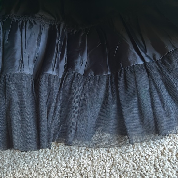 BEAUTIFUL BLACK AND GREEN HOLIDAY DRESS - Picture 5 of 6